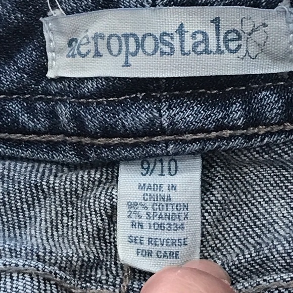 Aeropostale Stretch Denim Blue Jean Capri Pants
Size 9 / 10 Medium 
2 Front & - Picture 7 of 16